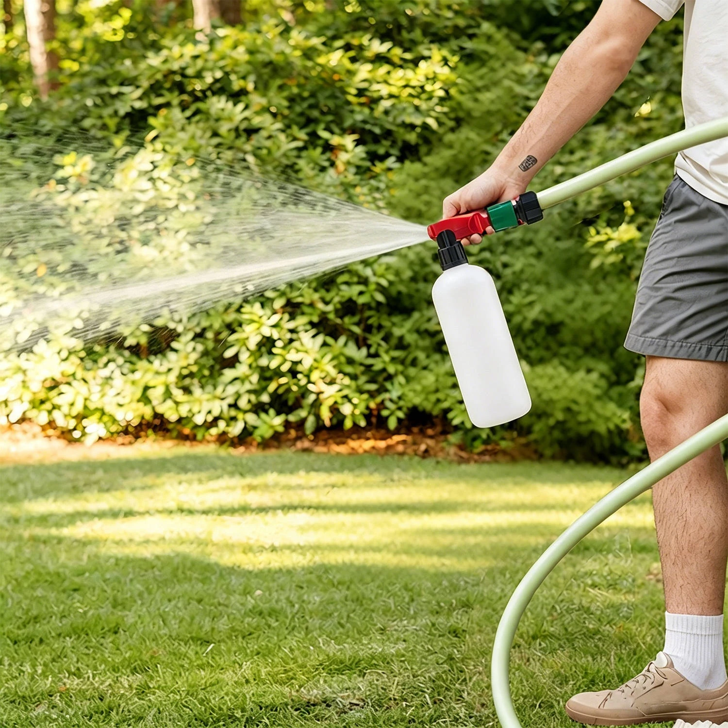 Pulverizador de extremidade de mangueira com bico de spray multipadr&atilde;o com spray de espuma para limpeza e detalhamento ao ar livre